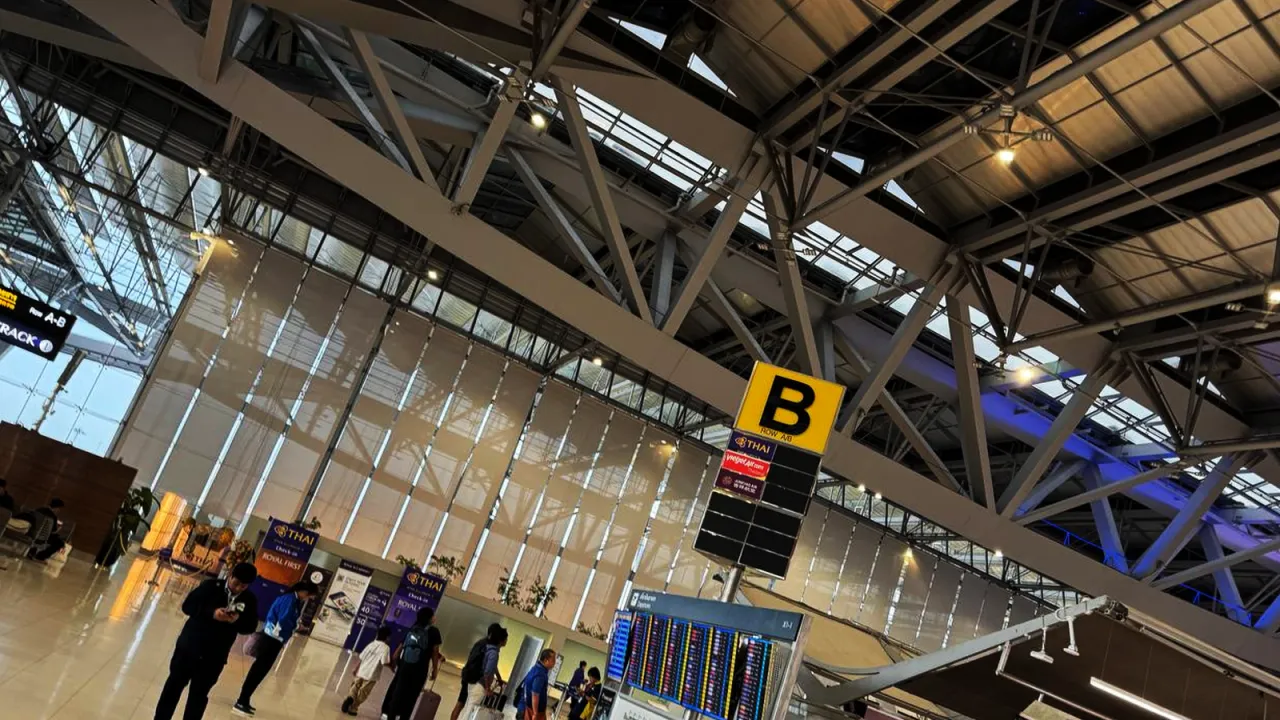태국 TDAC 입국심사 — 방콕 수완나품 공항 입국장